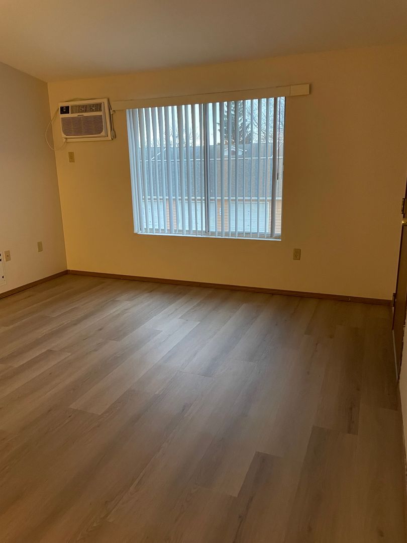 Green Bay Apartment: 2685 Humboldt Rd