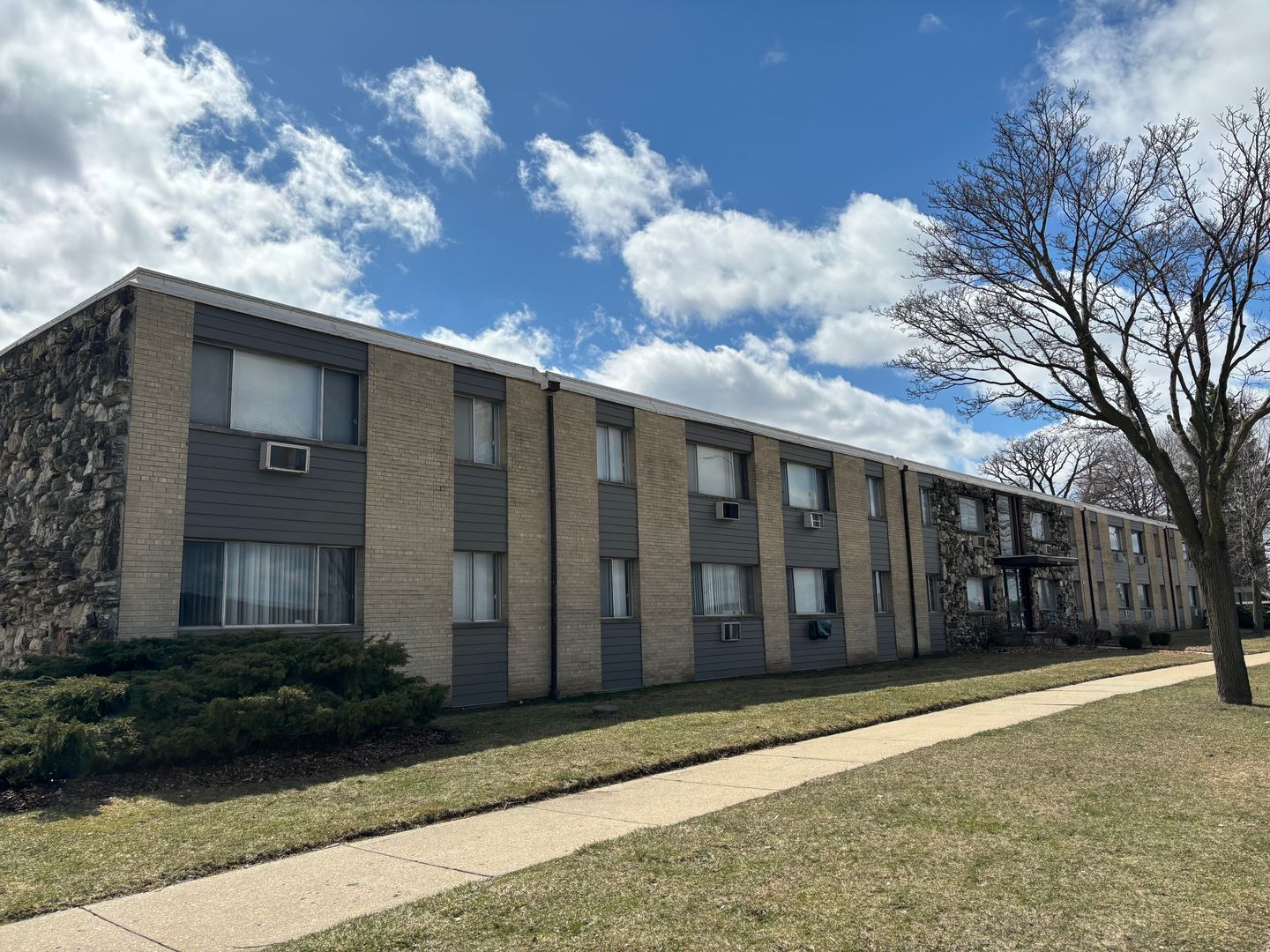 West Allis Apartment: 10253 W Cleveland Ave