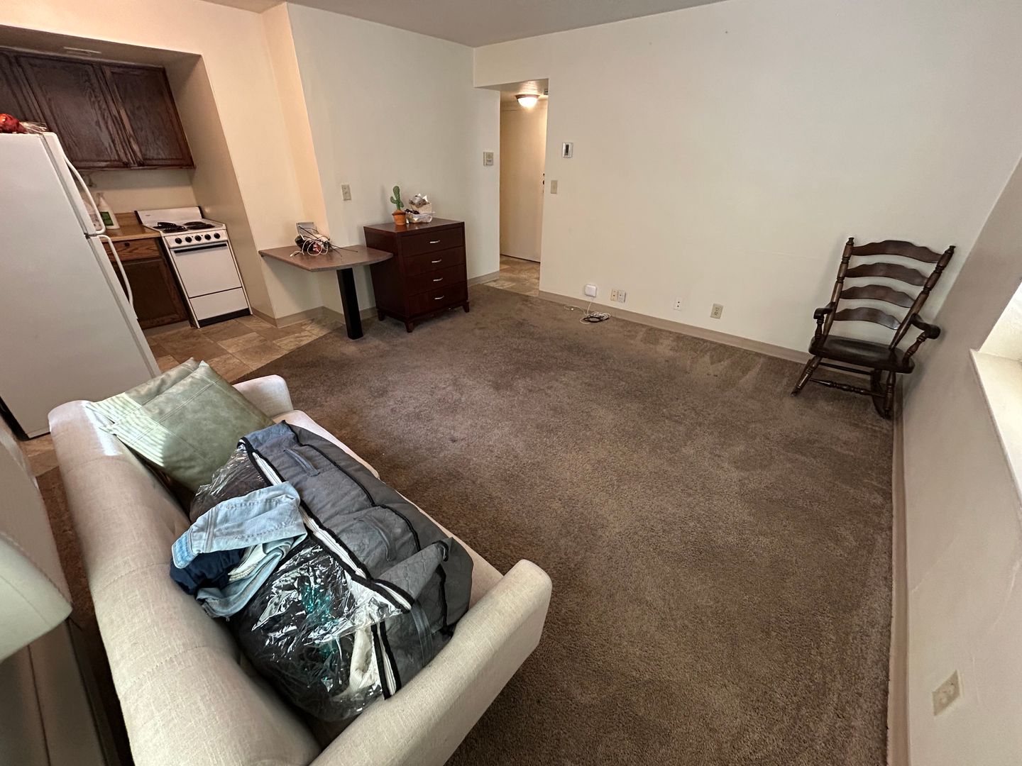 1029 E Knapp St 7 of 14