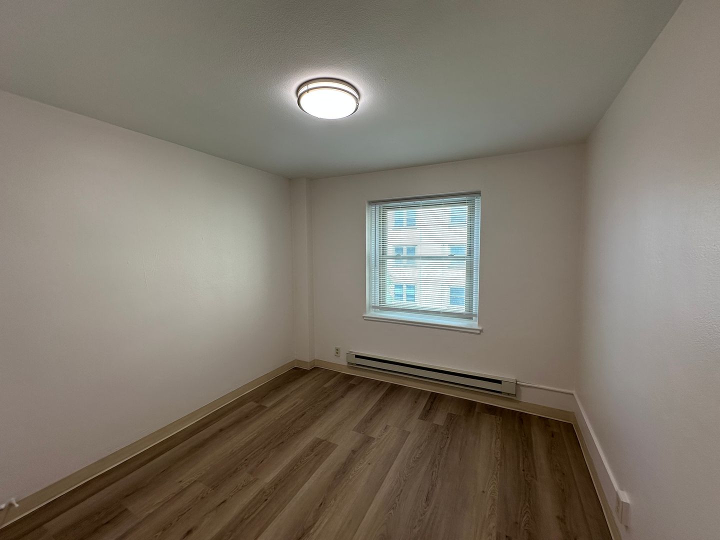 1029 E Knapp St 5 of 8