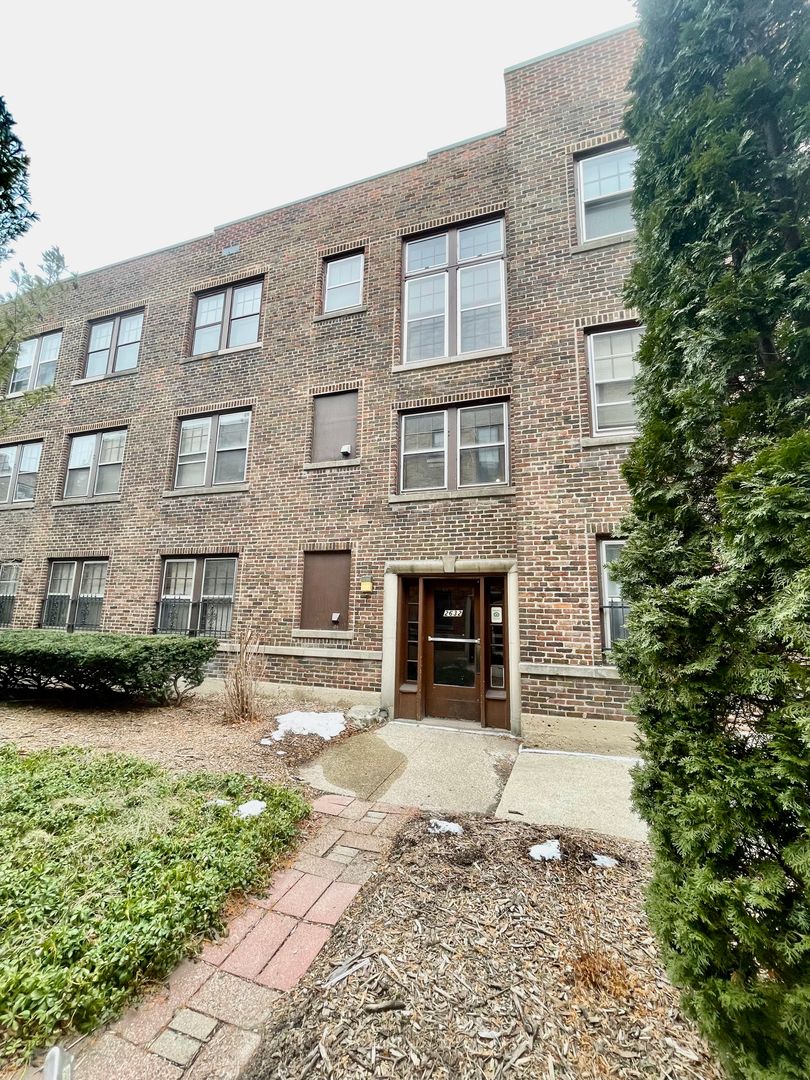 Milwaukee Apartment: 2632 N Oakland Ave