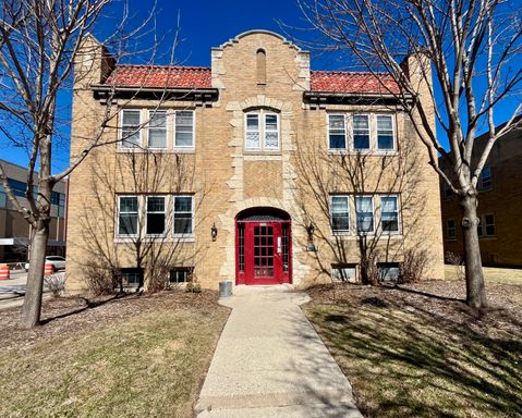 Half Off First Month! Cozy and Bright 1BR in Shorewood- Heat Included