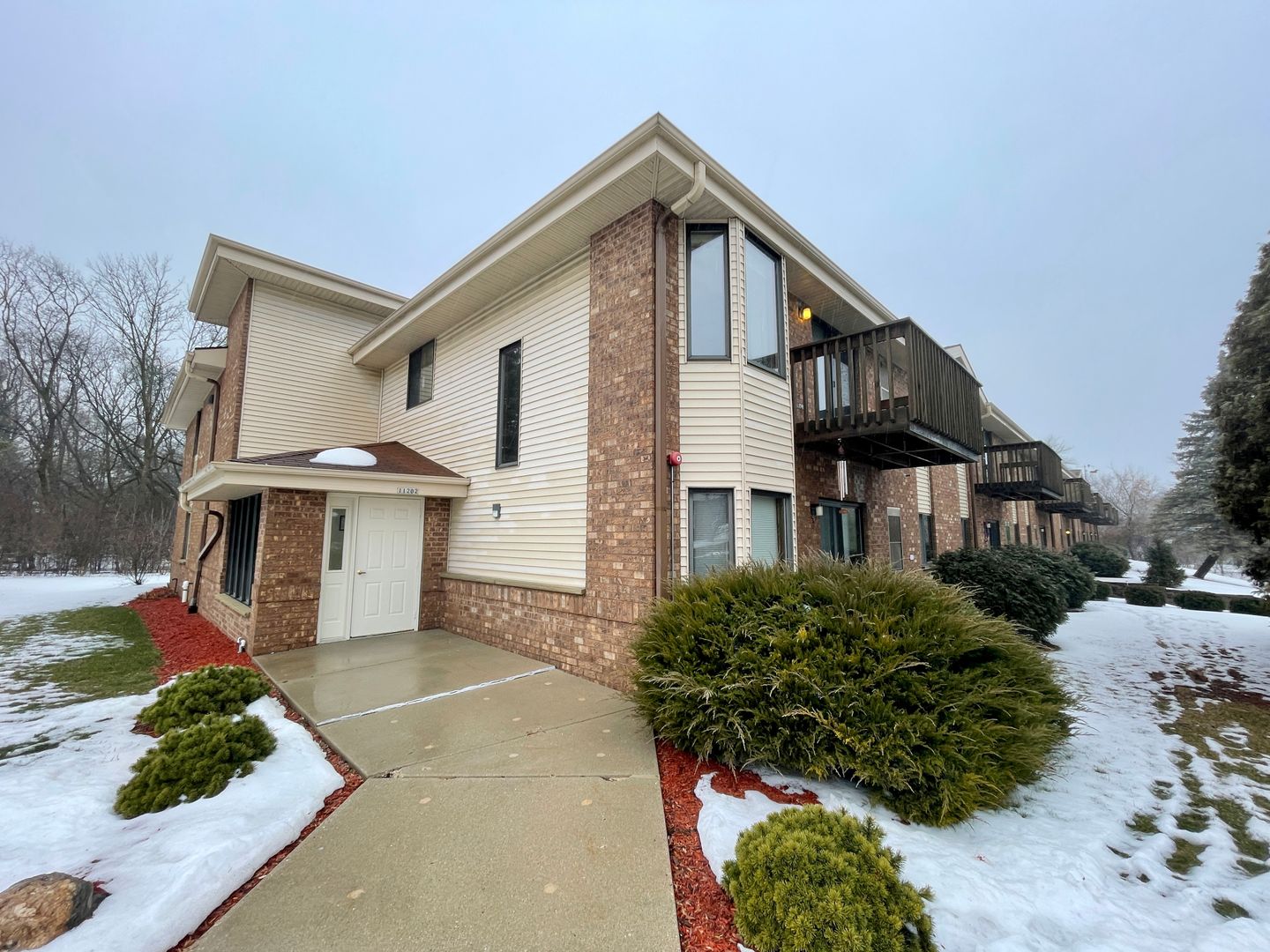 West Allis Apartment: 11202 W National Ave