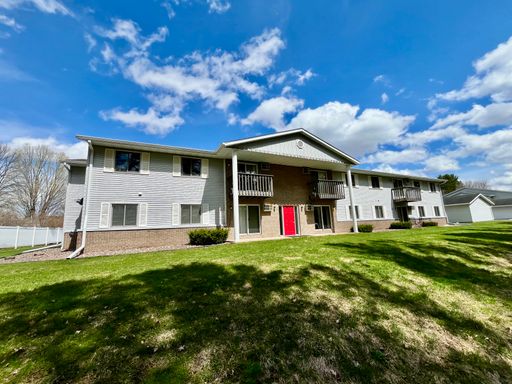 Spacious and Cozy 2 Bedroom Home in Merrill!
