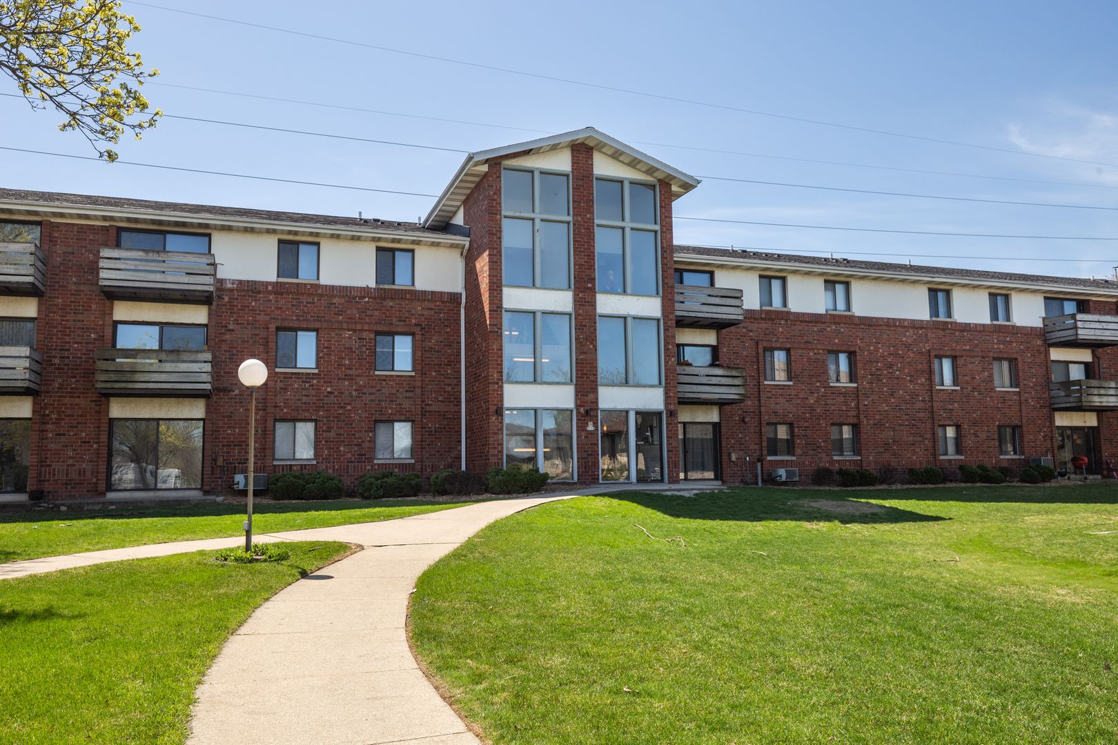 West Allis Apartment: 1751 S 115th Court