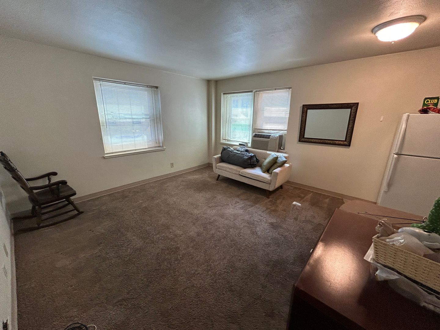 1029 E Knapp St 4 of 14