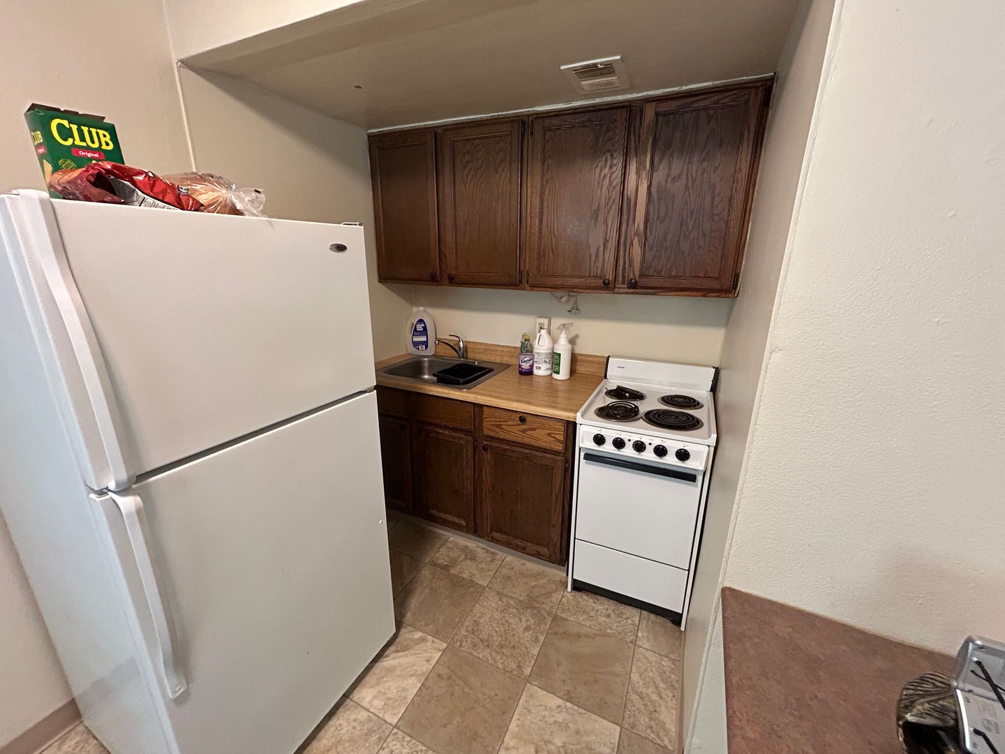 1029 E Knapp St 9 of 14