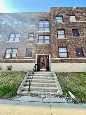 Charming and Spacious 1BD, Walking Distance to UWM - Heat & Internet Included! – photo 1