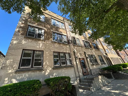 1/2 Off First Month! Shorewood 1BR- Heat Included!
