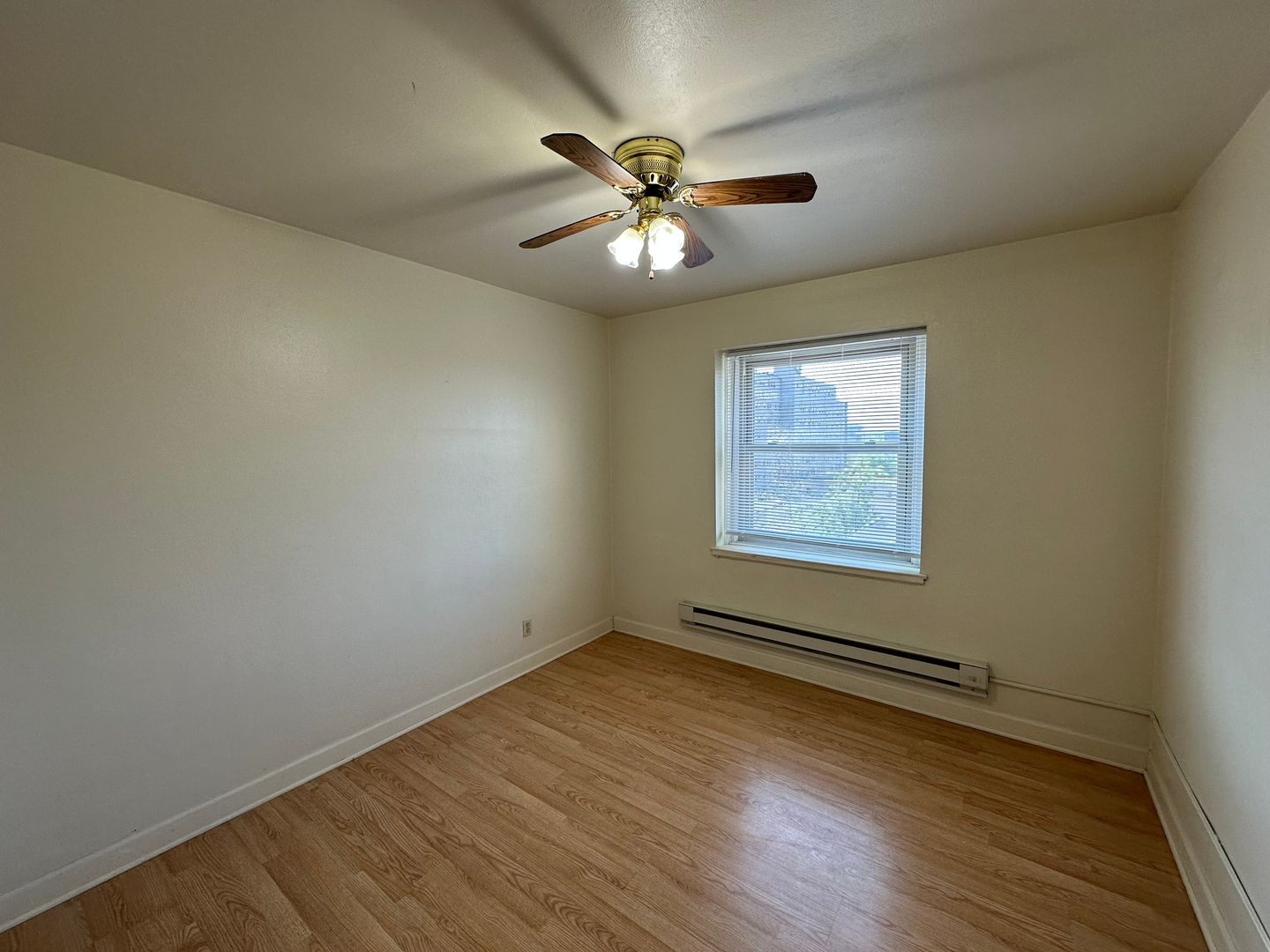 1029 E Knapp St 6 of 8