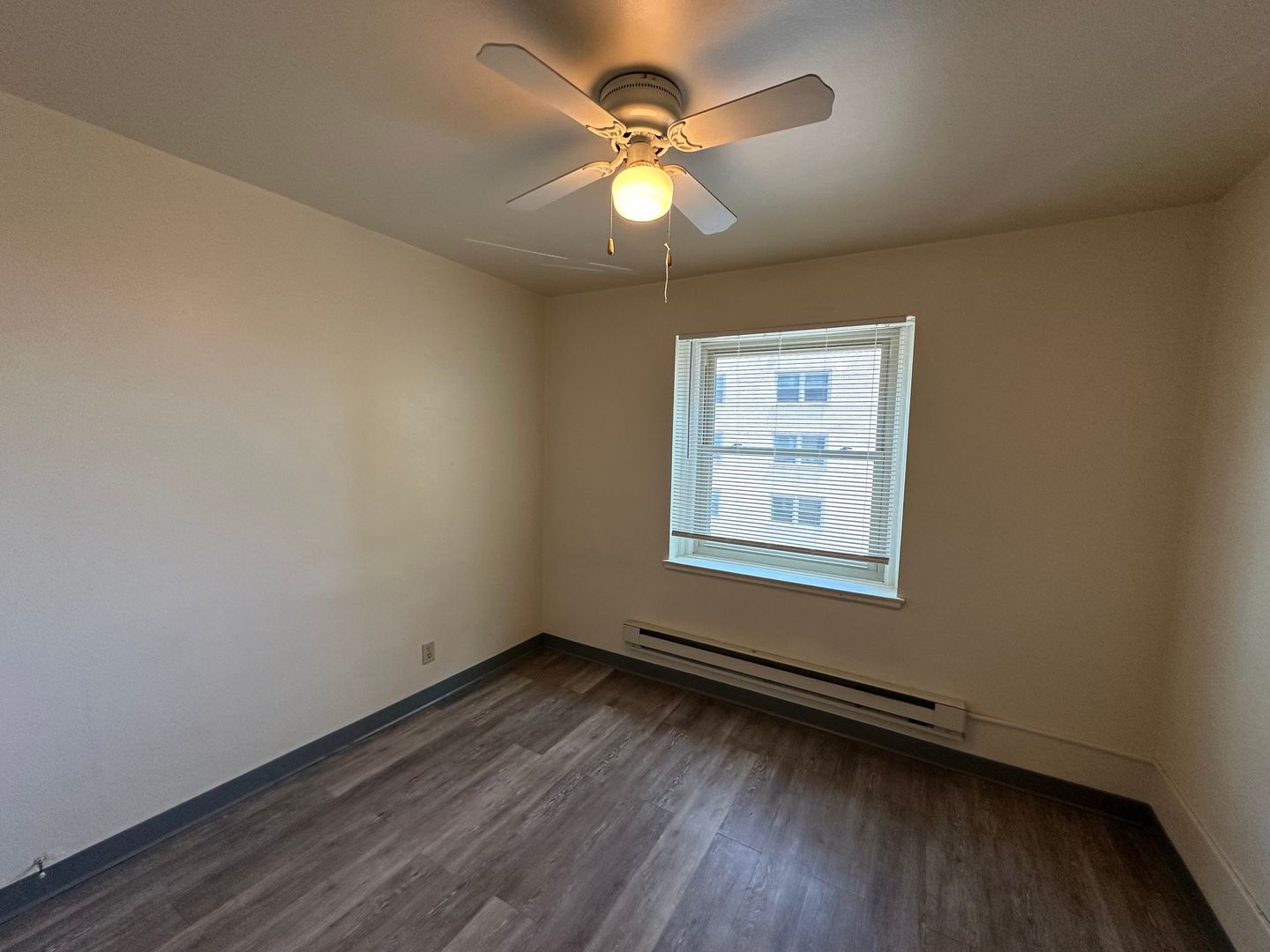 1029 E Knapp St 5 of 7