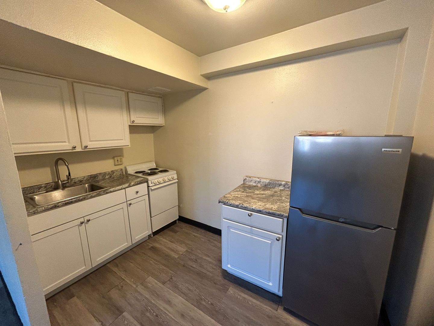 1029 E Knapp St 2 of 8