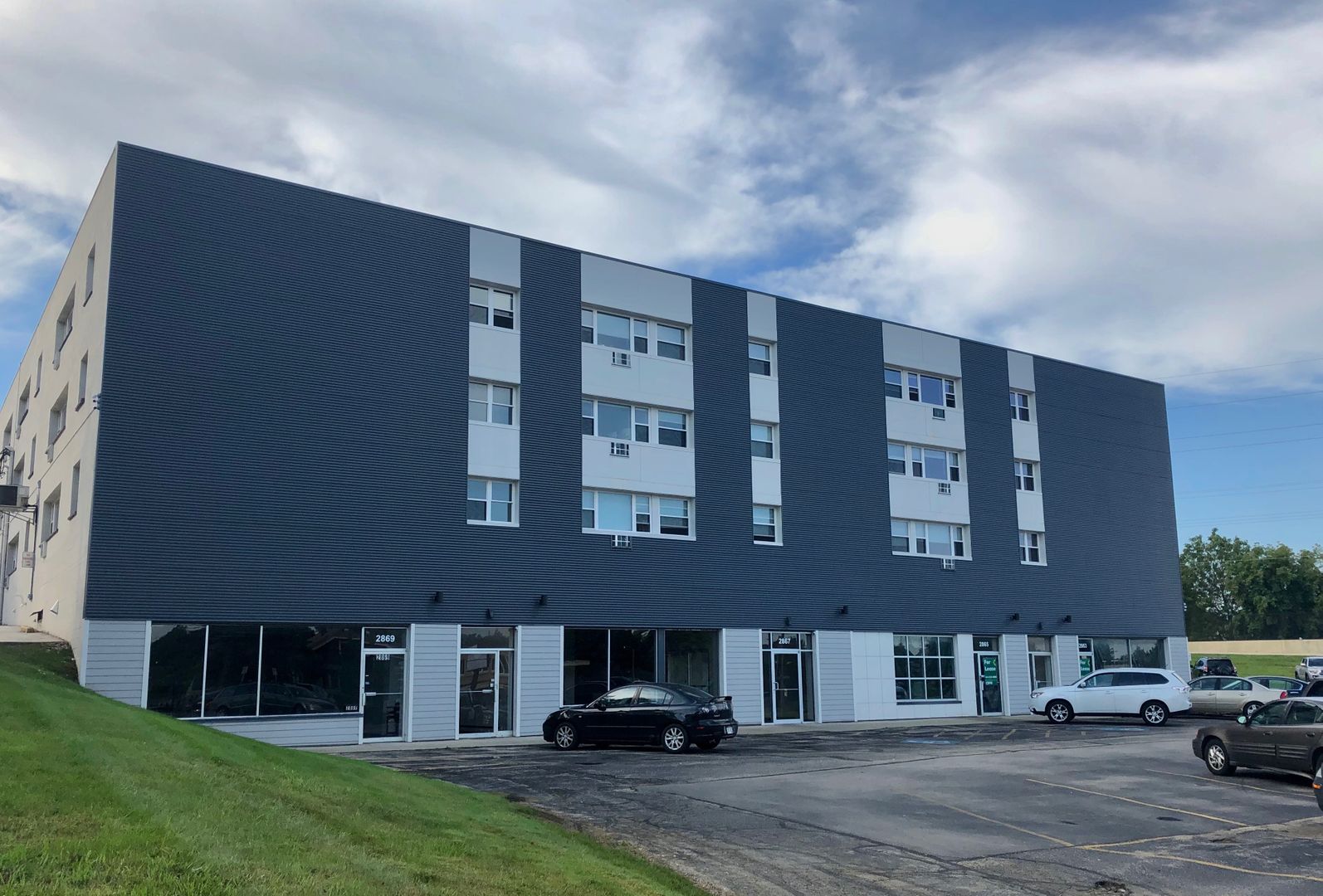 Milwaukee Apartment: 2867 S. Kinnickinnic Ave.