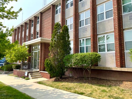Shorewood 1 BR Near Estabrook Park! Heat & Internet Included!
