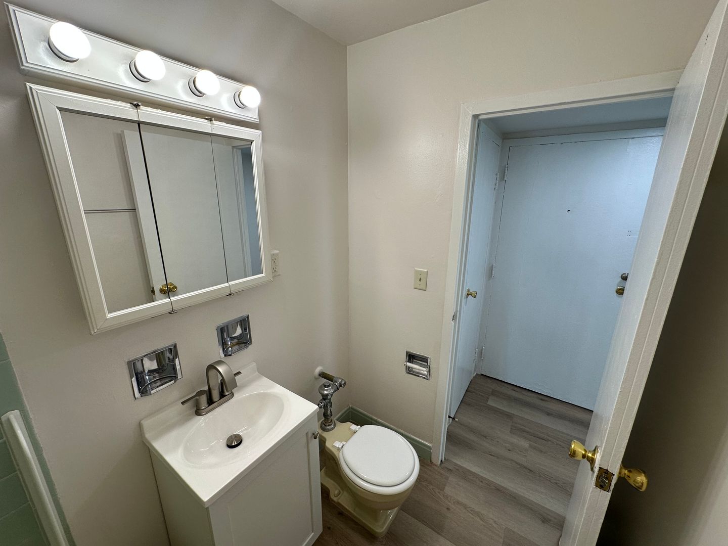1029 E Knapp St 8 of 8