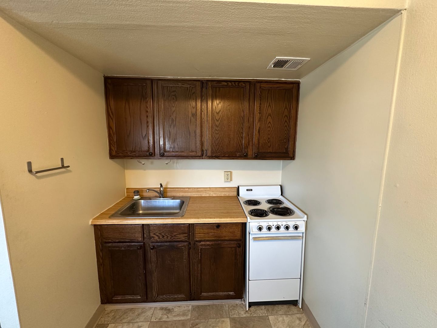 1029 E Knapp St 4 of 8