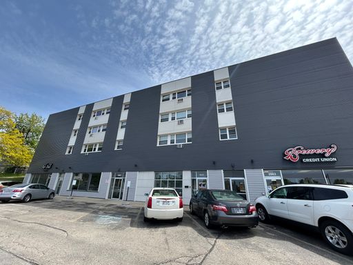 1/2 Off First Month! Bayview 2 Bedroom Apartment w/heat included – photo 1
