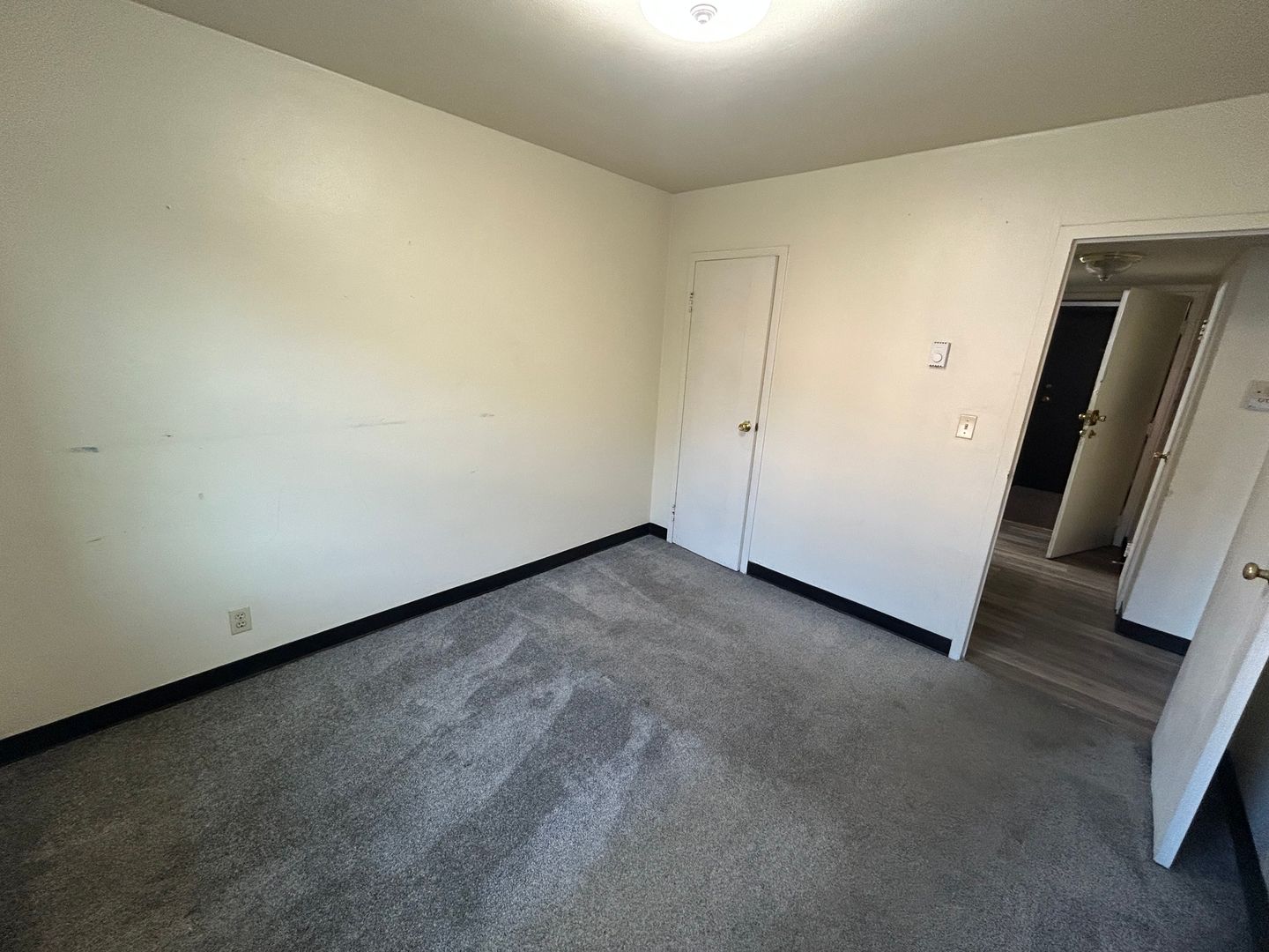 1029 E Knapp St 7 of 8