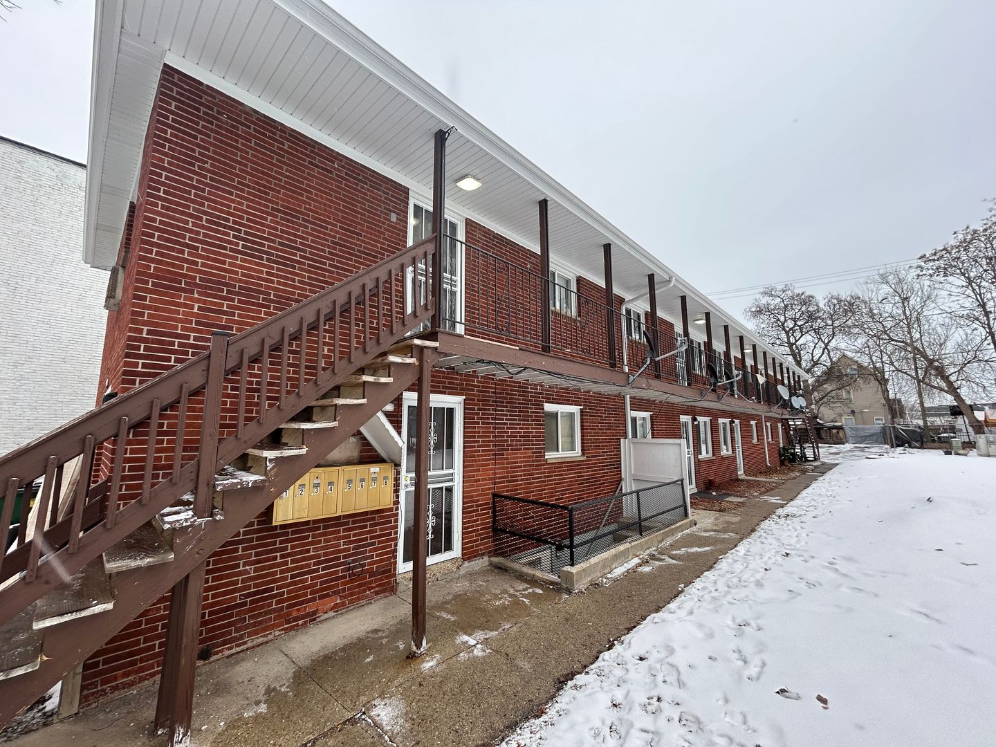 Milwaukee Apartment: 1422 S 7th St