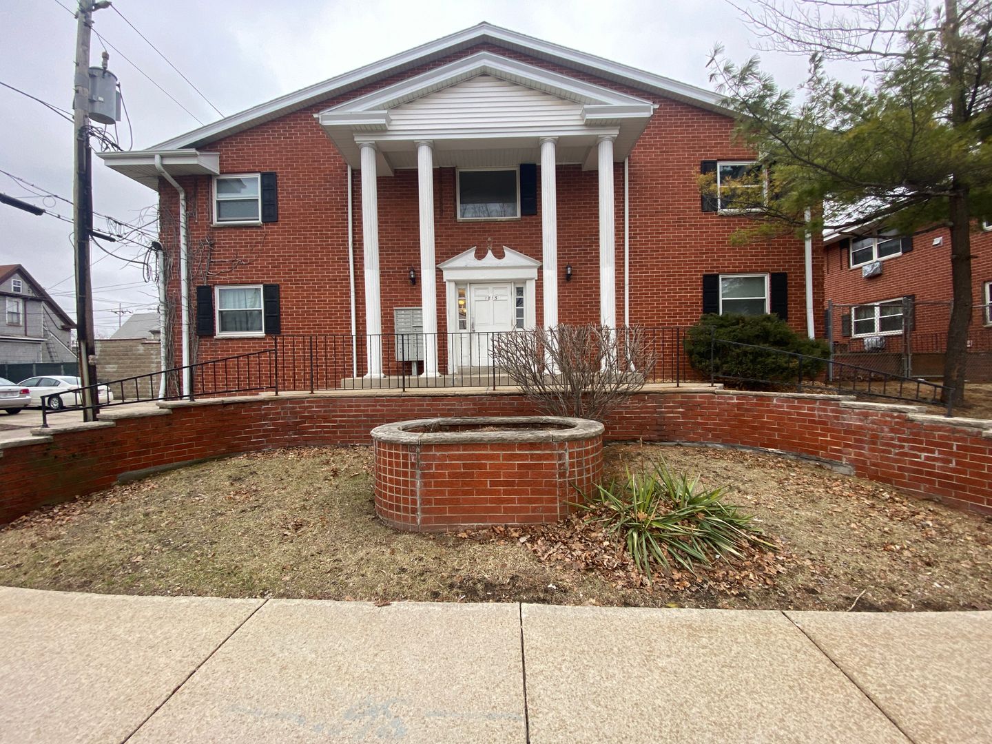 Milwaukee Apartment: 1805 S 37th St