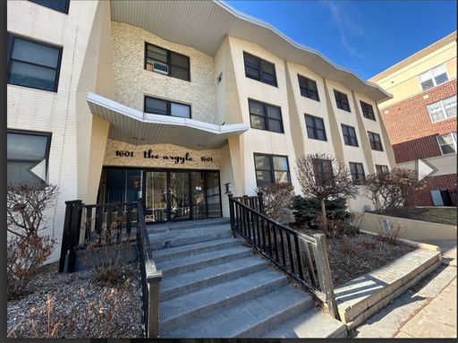 1 Bedroom Near Brady Street – Heat/Gas & Internet Included! HALF OFF FIRST MONTH RENT!! – photo 1