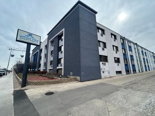 Spacious 2 Bedroom Near Miller Park Way- FIRST MONTH FREE!! – photo 1