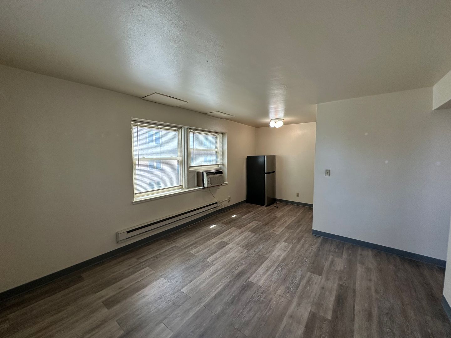 1029 E Knapp St 2 of 7