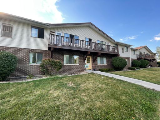 Huge 2 BR in Germantown