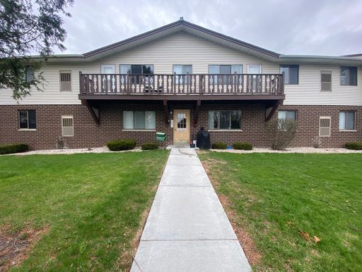 1/2 Off First Month! Bright and spacious 2BR -lower unit with dishwasher