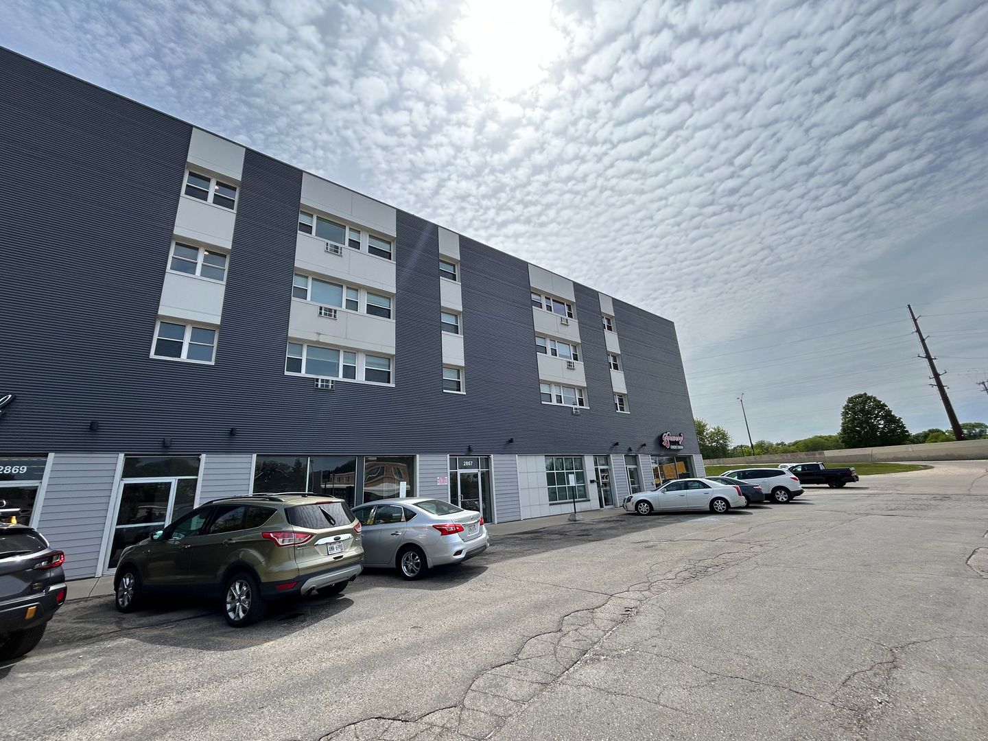 Milwaukee Apartment: 2867 S. Kinnickinnic Ave.
