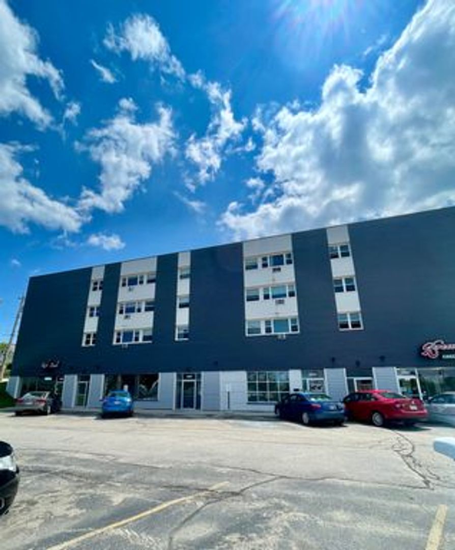 Milwaukee Apartment: 2867 S. Kinnickinnic Ave.
