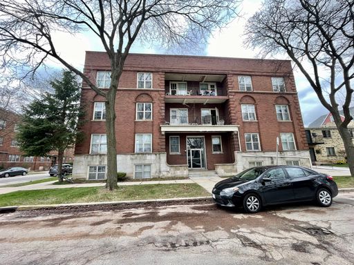 Huge 3BR Garden Unit - Steps from UWM! – photo 1