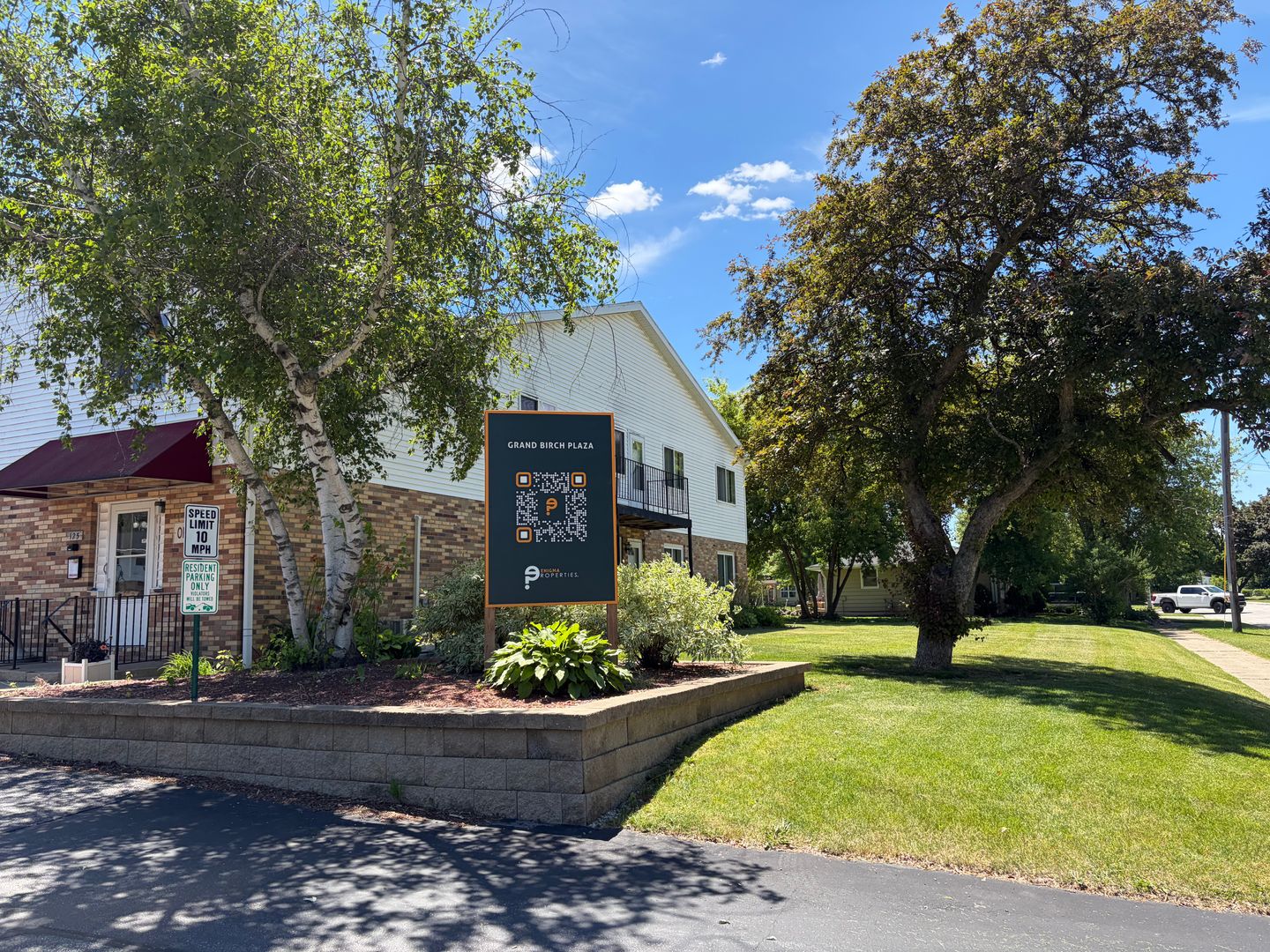 Green Bay Apartment: 125 S Platten St