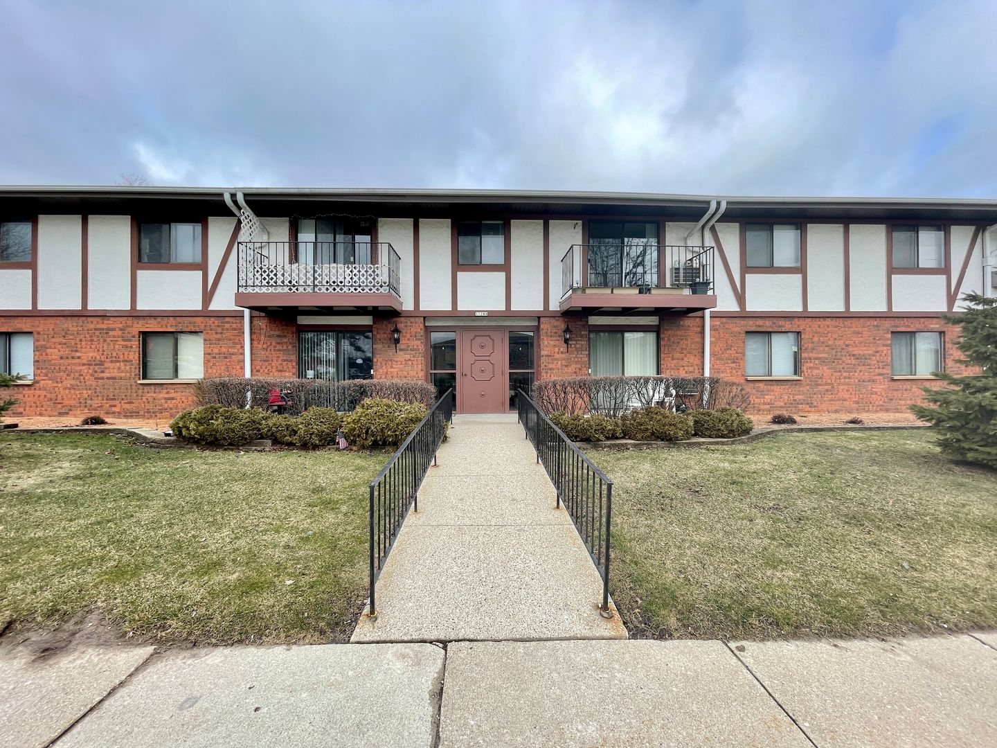 West Allis Apartment: 11208 W National Ave