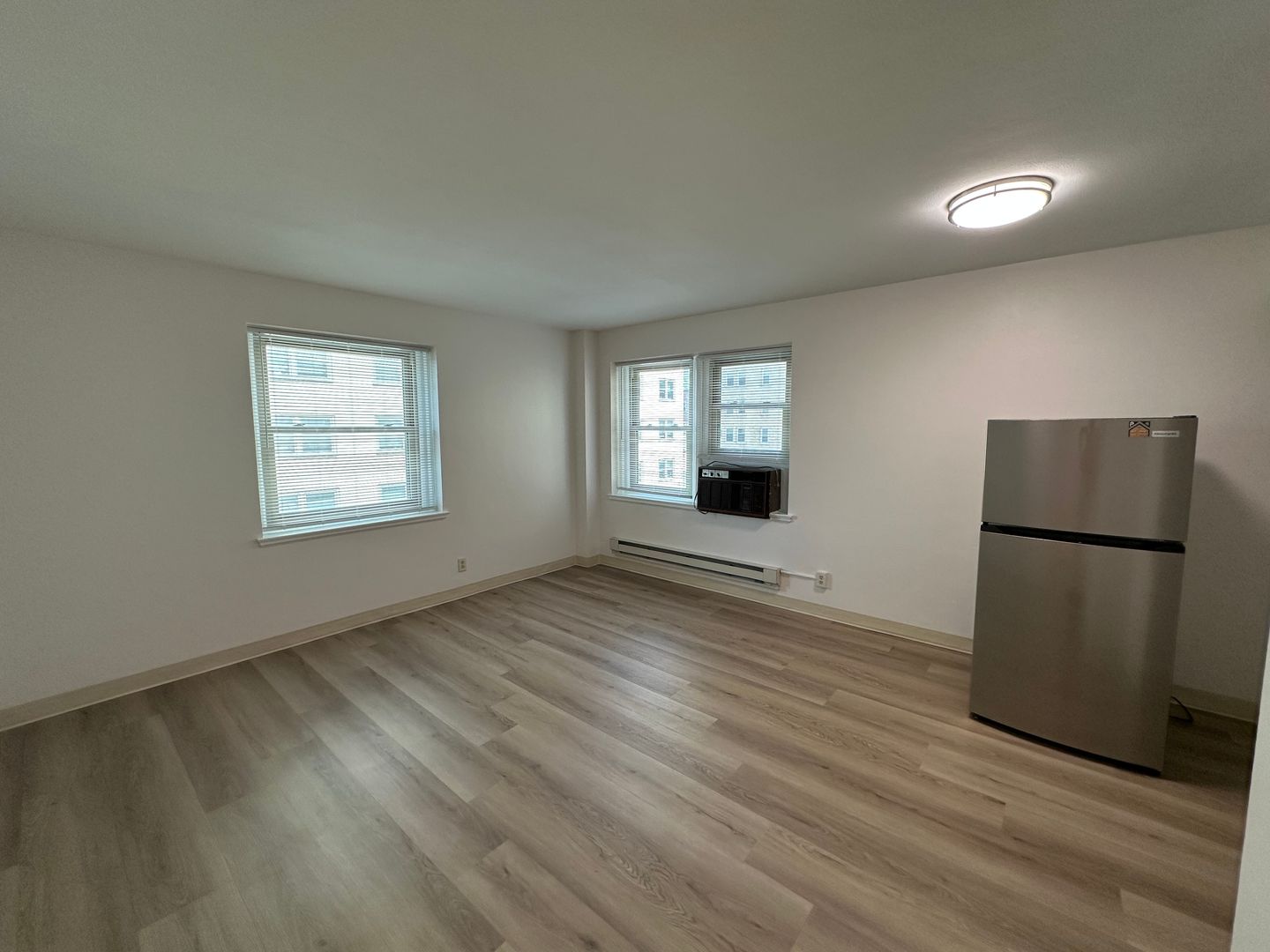 1029 E Knapp St 3 of 8