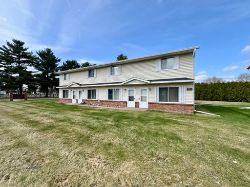 2 BR w/ AC & Parking! – photo 1