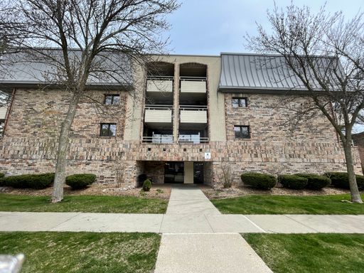 5200 N Diversey #201, Whitefish Bay, WI 53217
