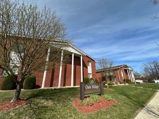 Spacious 1 Bedroom in West Allis! w/ Heat and hot water included!