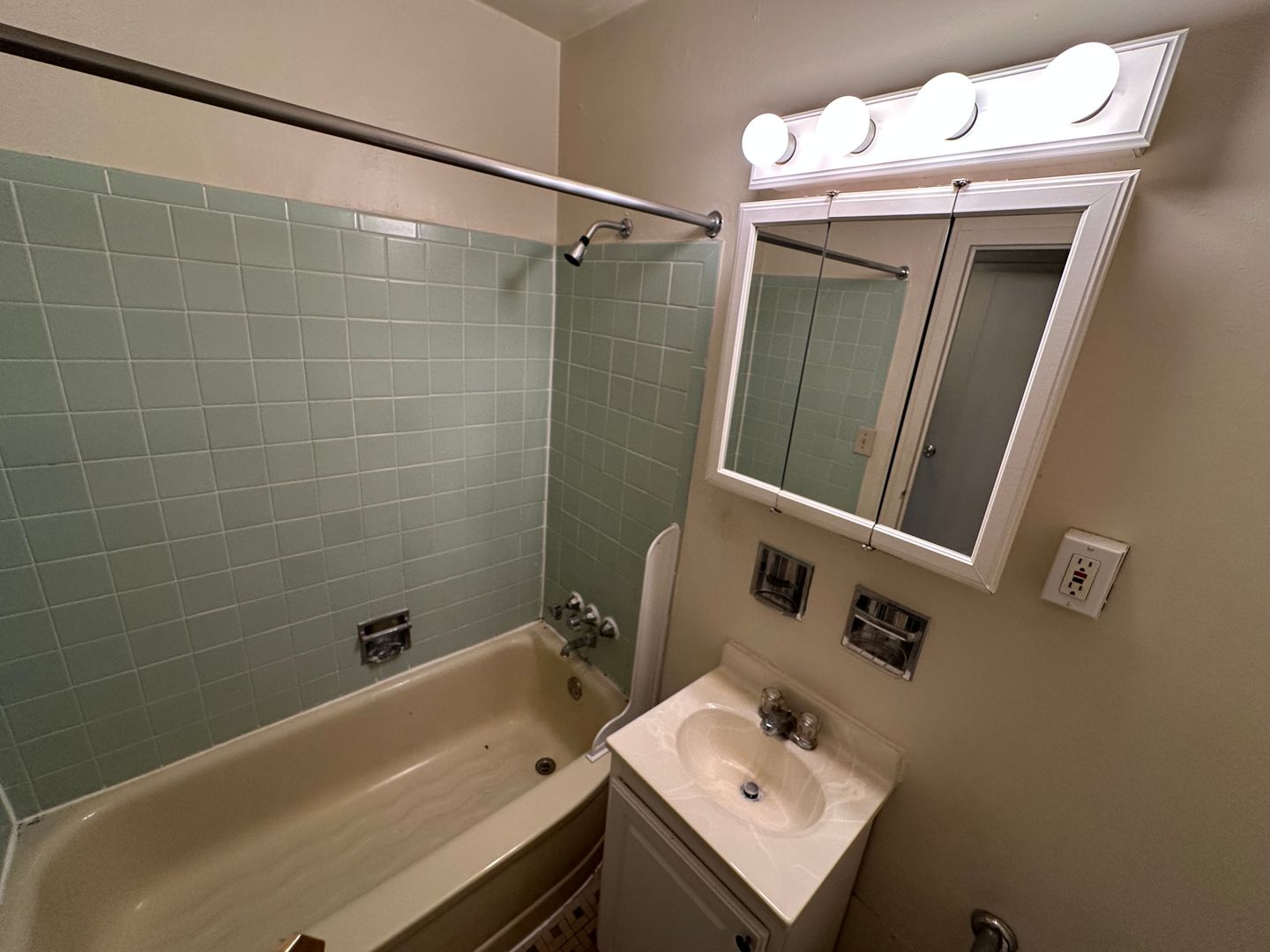 1029 E Knapp St 8 of 8