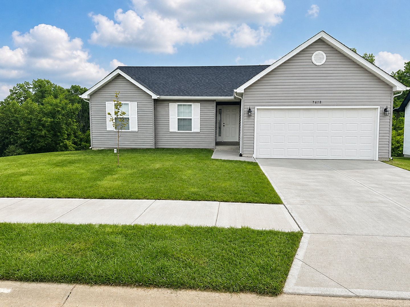 Hillsboro House: 9618 Red Maple Trail