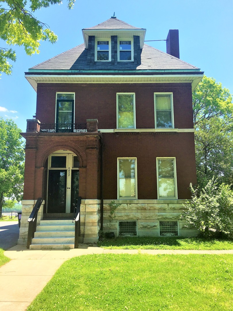 St.Louis Apartment: 4832 South Broadway