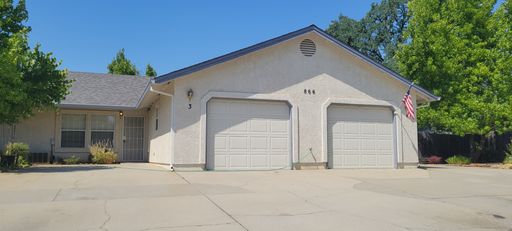 Great Location Near Colleges and Shopping! – photo 1