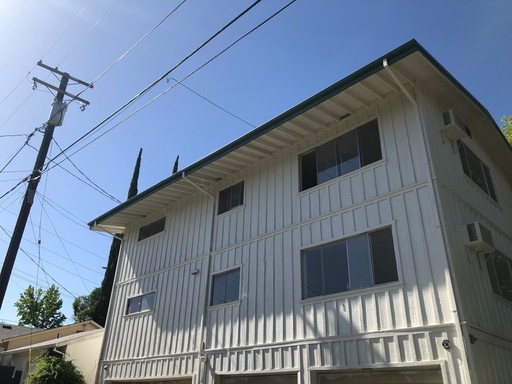 Downtown Location With River Trail and Park Cose By