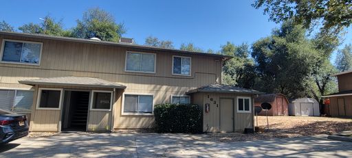 Upstairs Apartment in Enterprise Area – photo 1