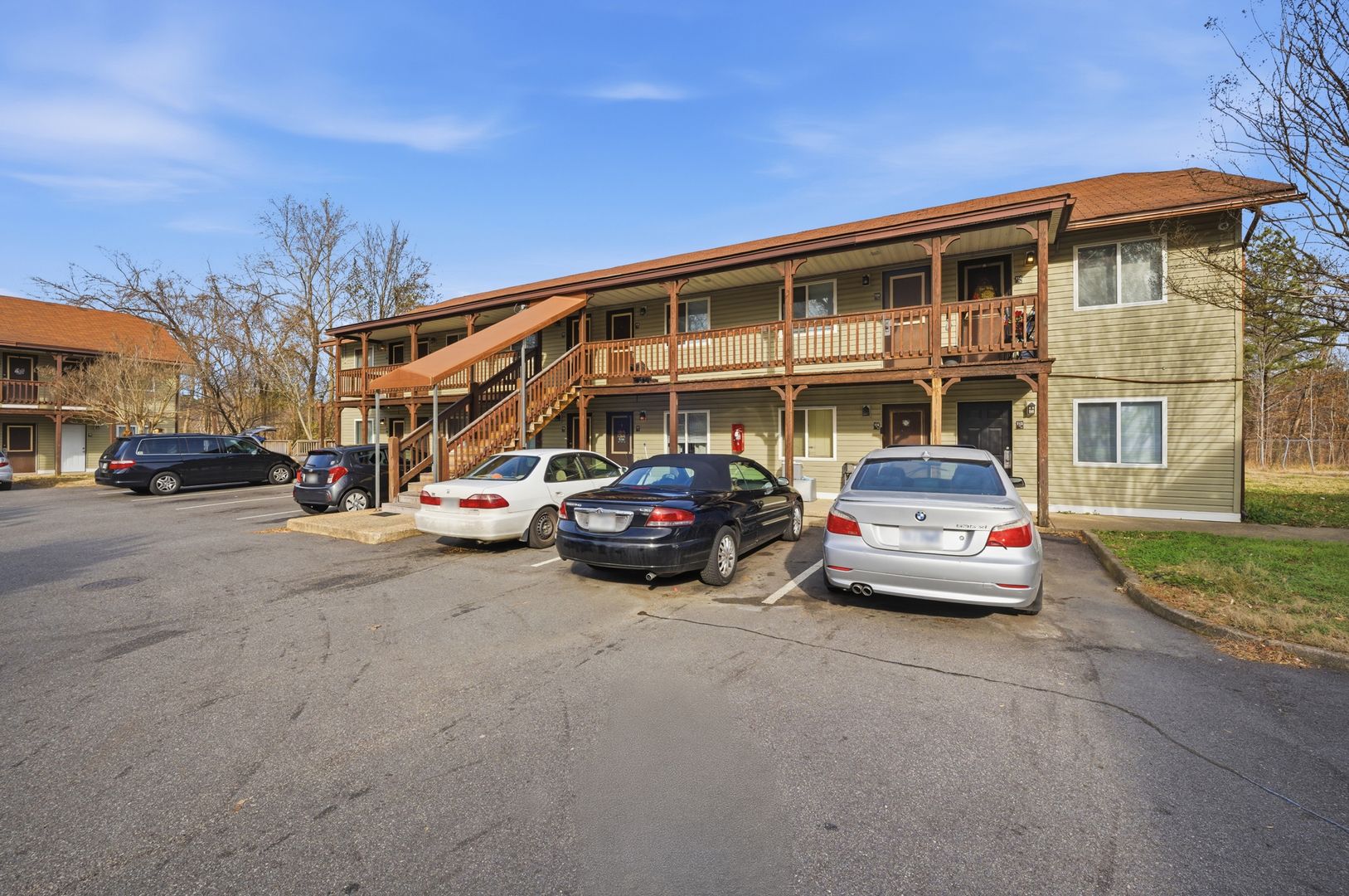 Newport News Apartment: 15910 Warwick Blvd
