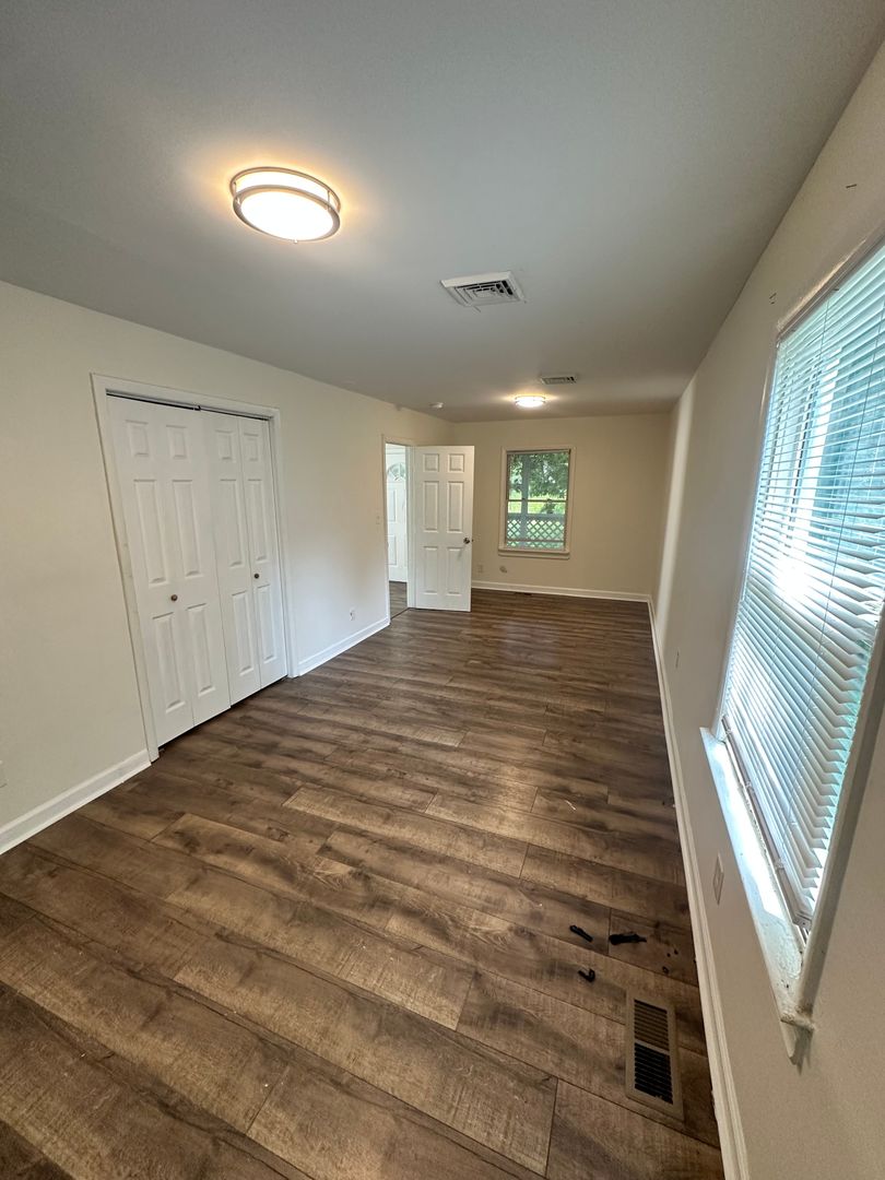 227 Settlers Landing Road 9 of 12