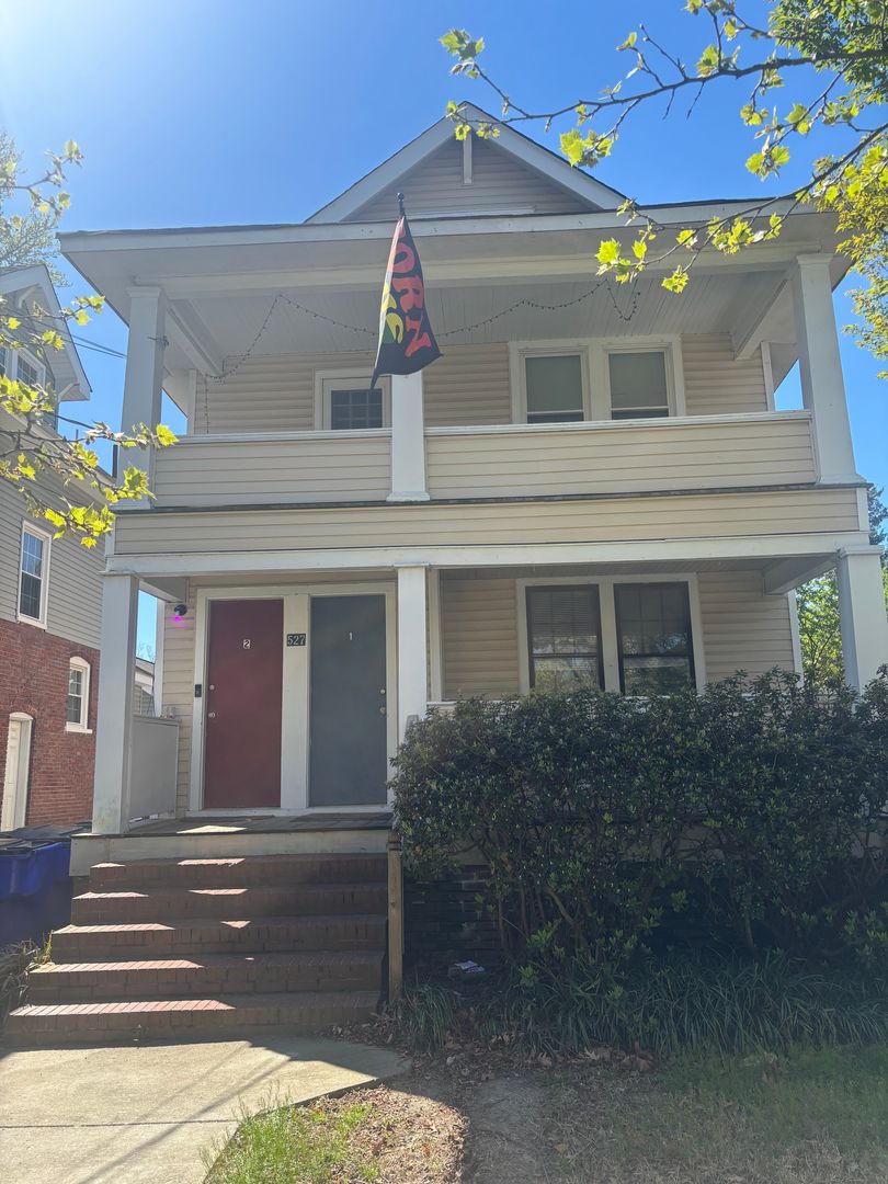 Norfolk Apartment: 527 Maryland Ave