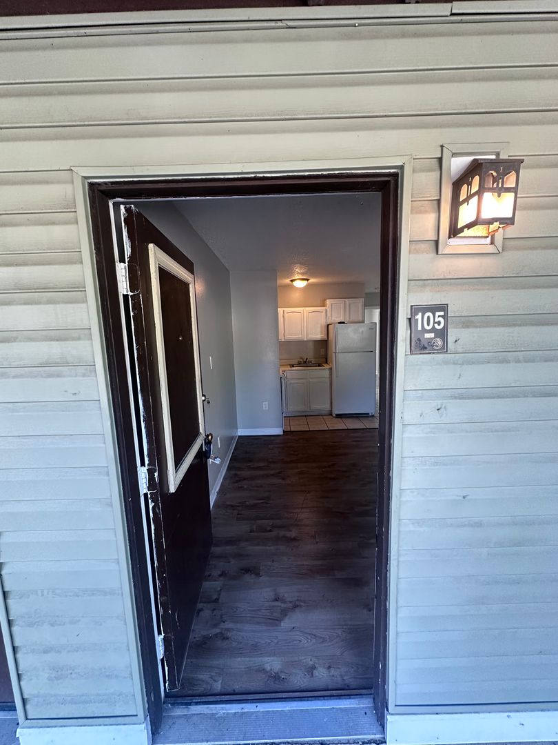 Newport News Apartment: 15910 Warwick Blvd