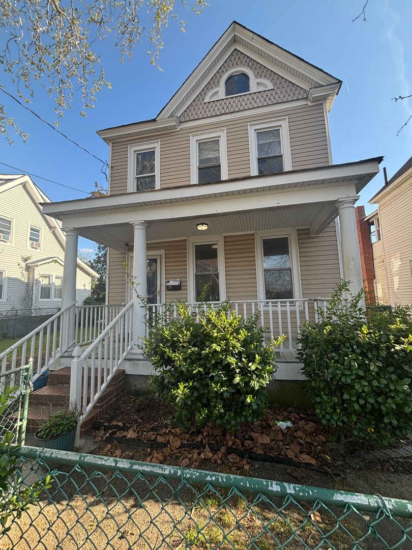 Norfolk House: 711 E. 28th St