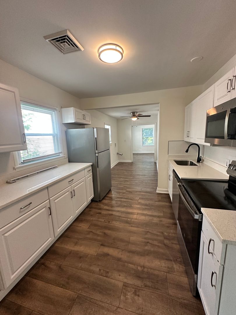 227 Settlers Landing Road 5 of 12